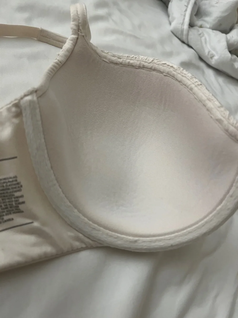 Victoria's Secret Body by Victoria Cream Racerback Demi 32DDD